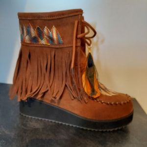 Tassel boots